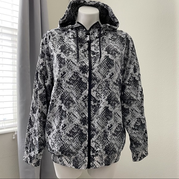 PINK Victoria’s Secret Women’s Windbreaker Size XS - Picture 2 of 16